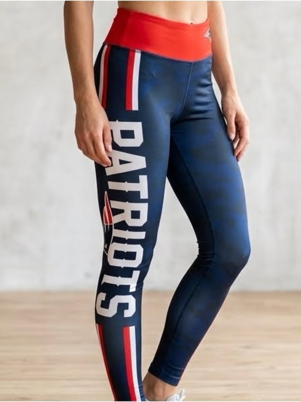 New England Patriots Officially Licensed NFL Leggings Size M NE Pats Football